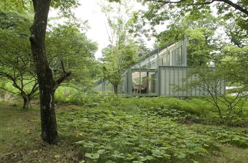 Una casa che si integra con la natura